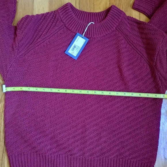 Universal Thread - Picture 4 of 6